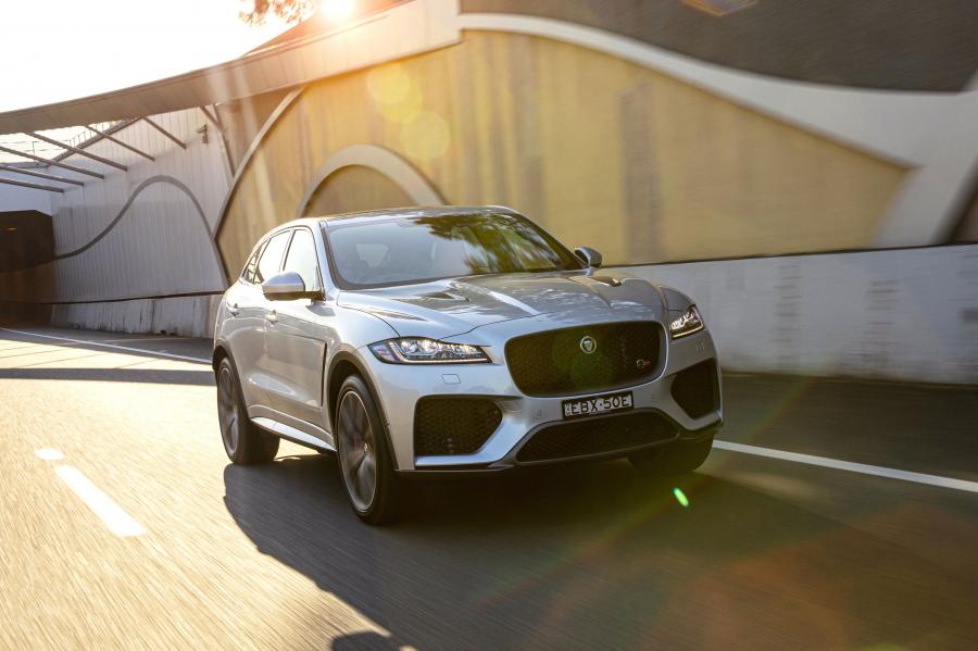  Jaguar F-Pace SVR 2019 года  (AU) (фото 32 из 40)